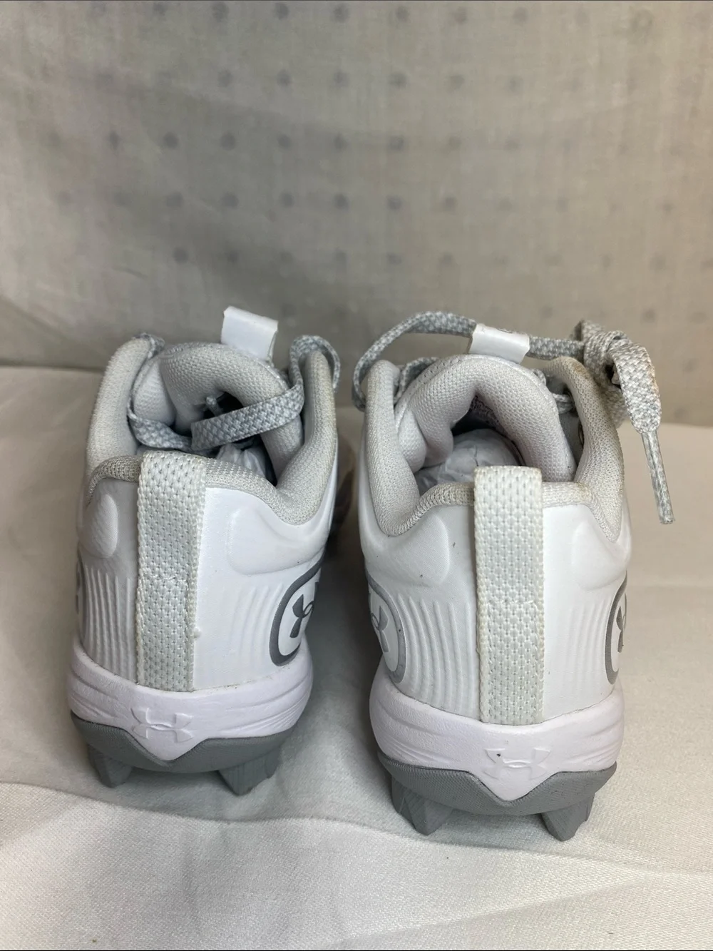 Under Armour Kids Glyde Softball Cleats Size 10K White